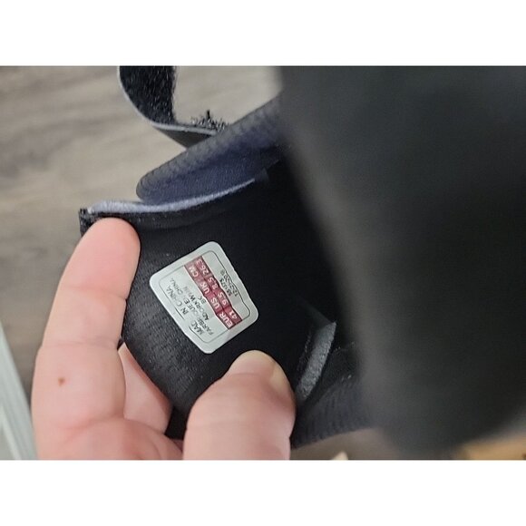 Bontrager Black Women's Athletic Shoes - Picture 6 of 6